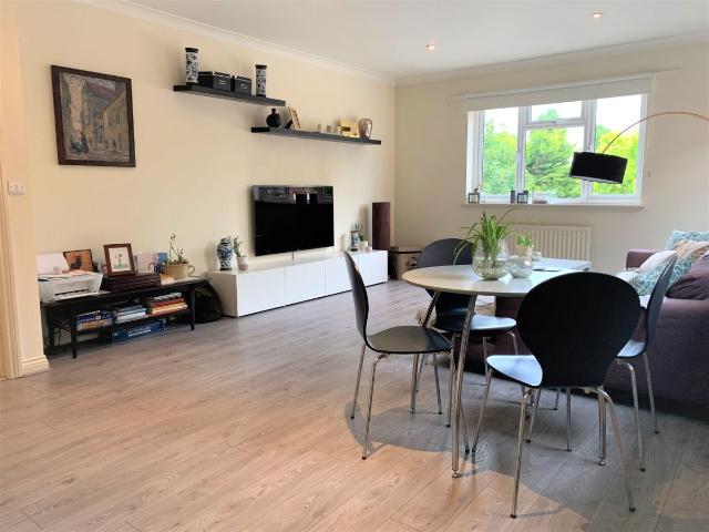 Apartment for rent in Shepperton, Spelthorne