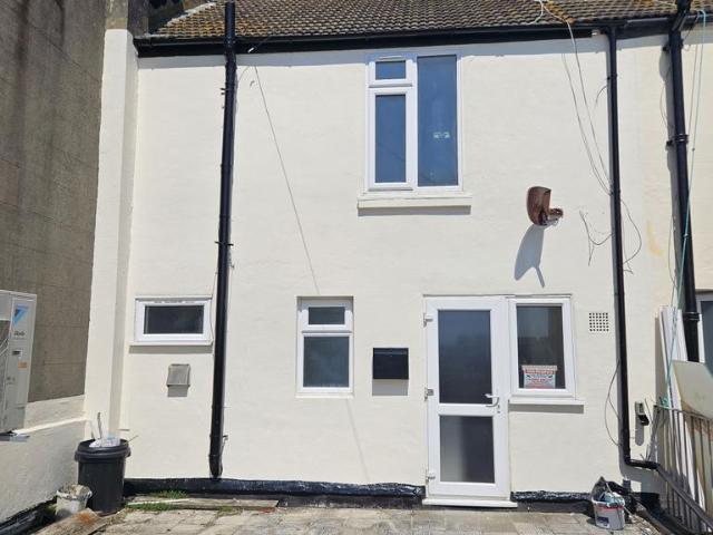 Apartment for rent in Fishersgate, West Sussex