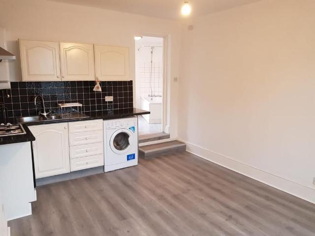 Studio for rent in Longlands, Greater London