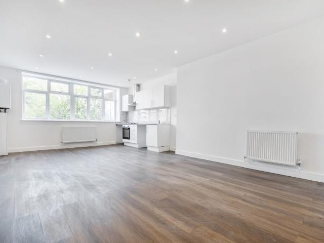 Apartment for rent in Regent Quay, Oad Street