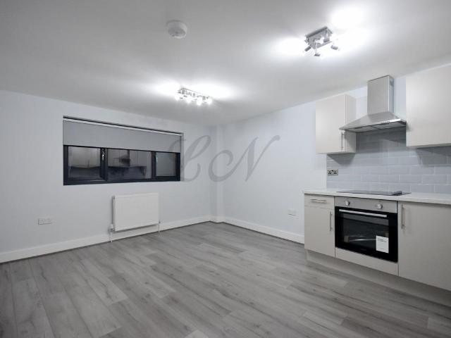 Apartment for rent in Slough, Isle Of Man