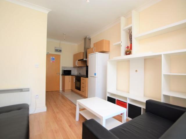 Studio for rent in Slough