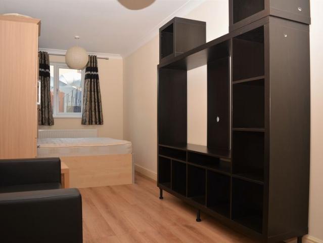 Studio for rent in Chalvey, Slough