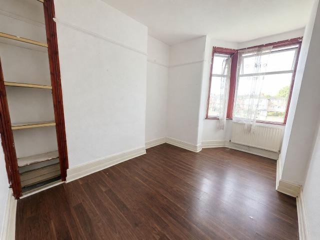 Apartment for rent in Plashet, Greater London