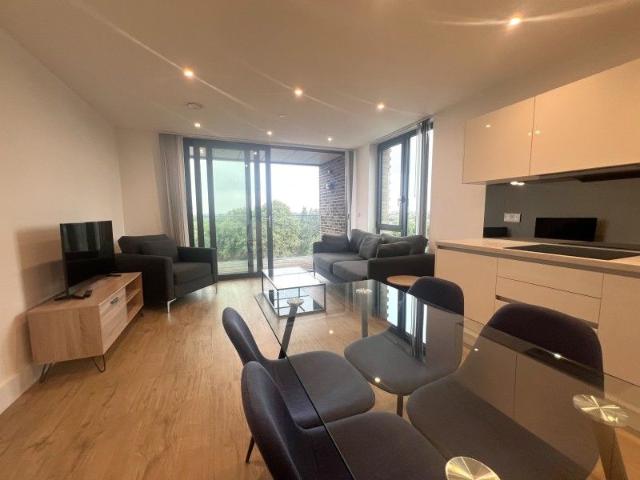 Apartment for rent in Lower Halliford, Surrey