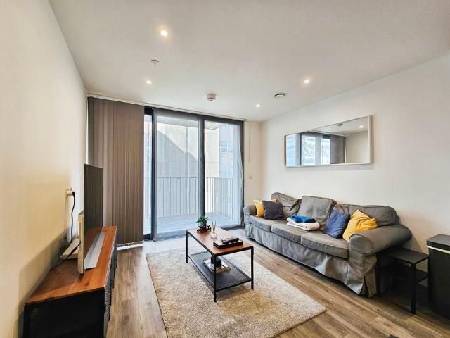 Apartment for rent in Lower Halliford, Surrey