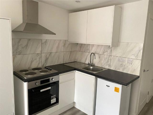 Apartment for rent in Birch Green, Lower Halliford
