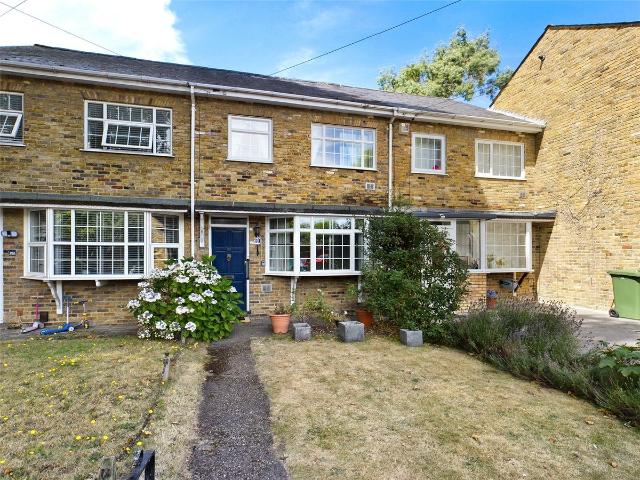House for rent in Lower Halliford, Surrey
