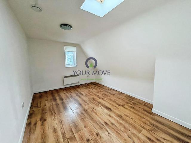 Apartment for rent in Benhilton, Greater London