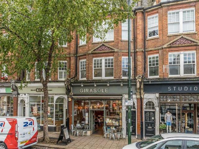 Apartment for rent in London Borough of Richmond upon Thames, Greater London