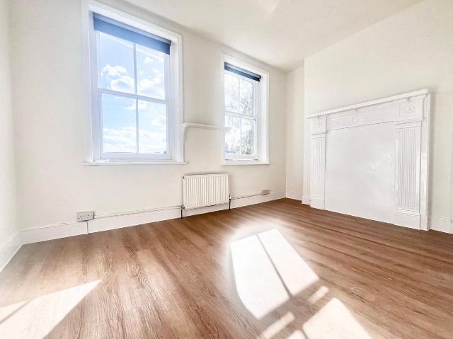 Apartment for rent in London Borough of Richmond upon Thames, Greater London