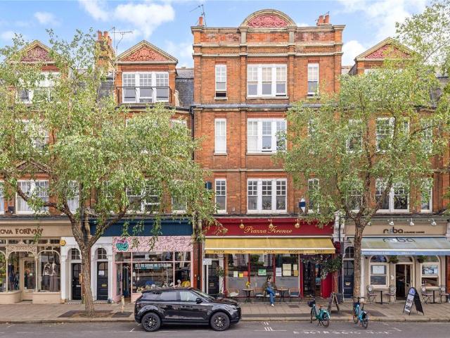 Apartment for rent in Strawberry Hill, Greater London