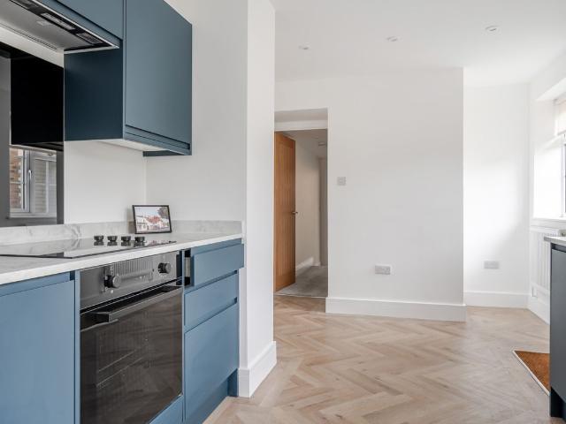 Apartment for rent in Blackhills, Surrey