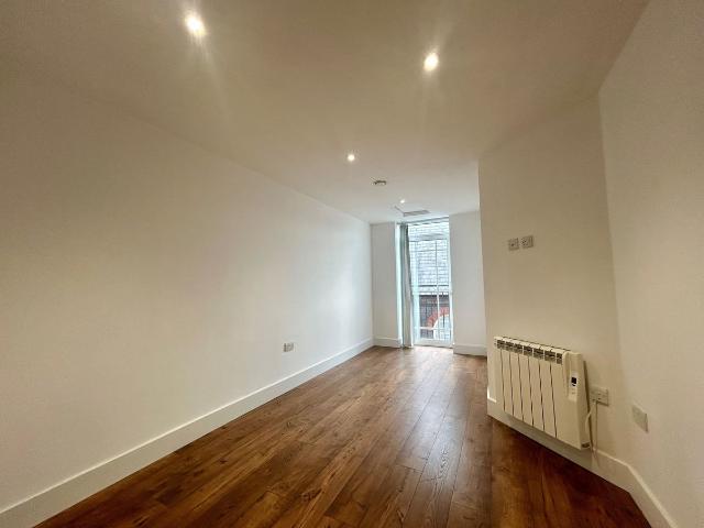 Apartment for rent in Brook Street, Bourne Vale