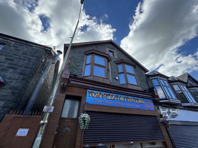 Apartment for rent in Tonyrefail, Coedely