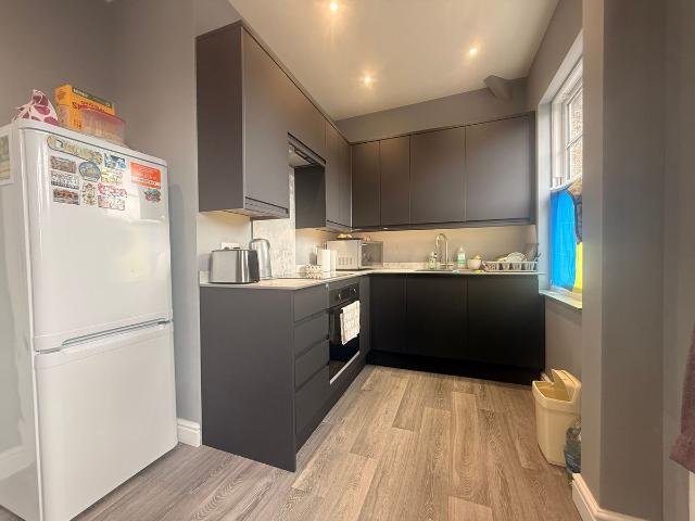 Apartment for rent in Uckfield, Cross In Hand