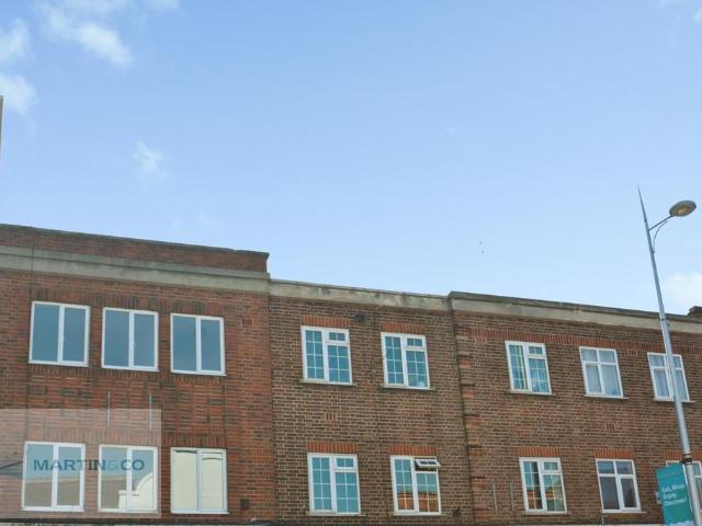 Apartment for rent in Blackhills, Surrey