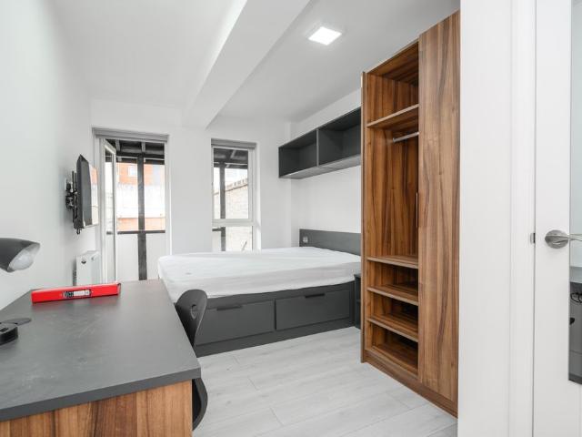 Room for rent in Blackhills, Surrey