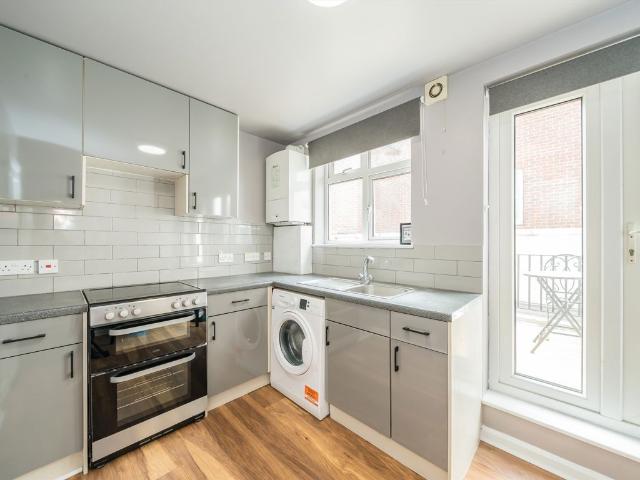 Apartment for rent in Whitton, Greater London