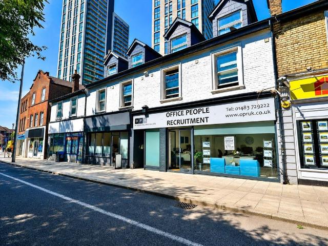 Apartment for rent in Horsell, Woking