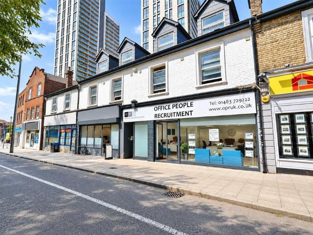 Apartment for rent in Horsell, Woking
