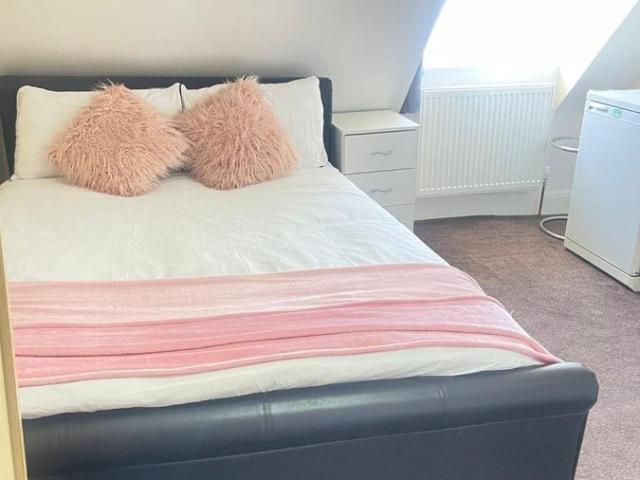 Room for rent in Yiewsley, Greater London