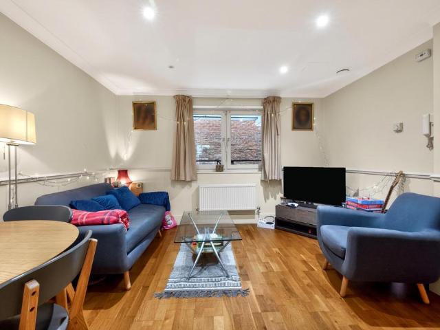 House for rent in Lyons, Greater London