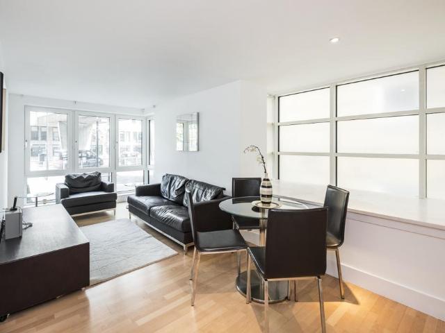 Apartment for rent in Lyons, Greater London
