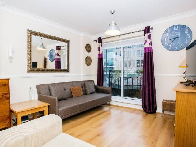 Apartment for rent in Lyons, Greater London