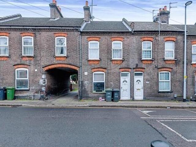 House for sale in Luton