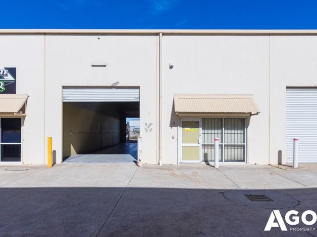 Warehouse for rent in Bibra Lake, Western Australia