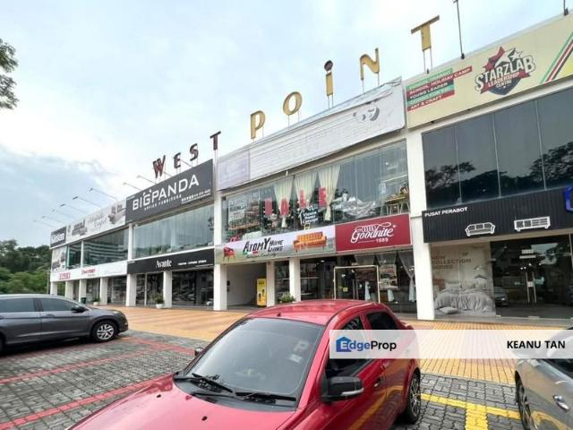 Shop for rent in Bandar Utama, Petaling Jaya