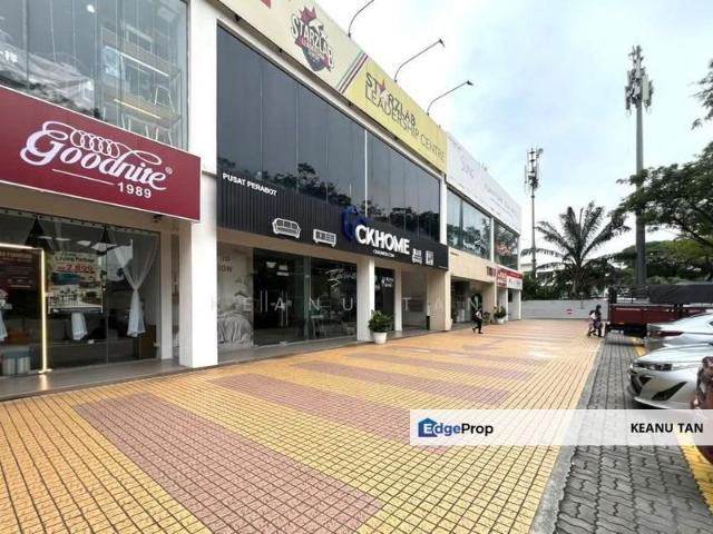 Shop for rent in Bandar Utama, Petaling Jaya