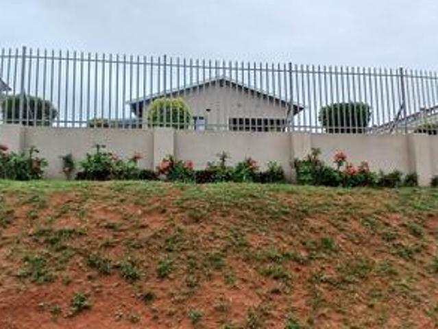 House for sale in Chatsworth, Kwazulu-natal