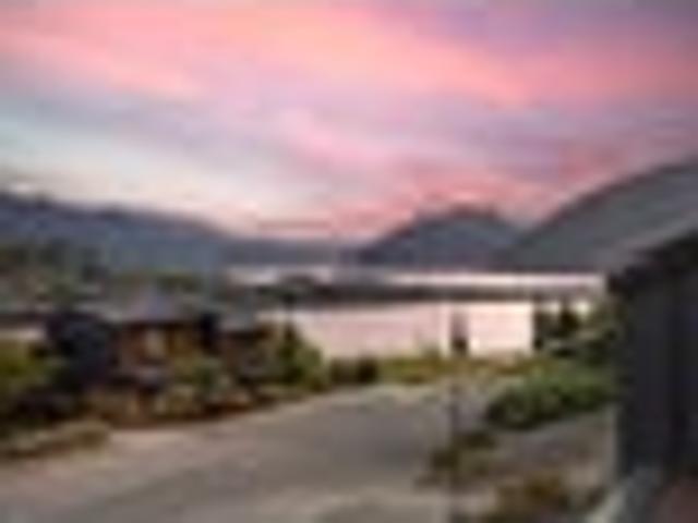 Townhouse for sale in Otakou