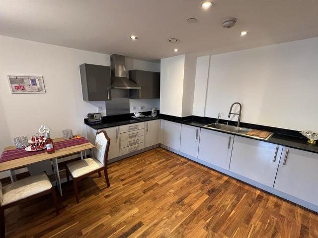 Apartment for rent in Southend City Centre Neighbourhood, Alton Barnes