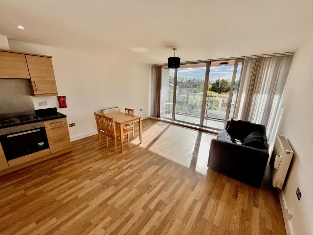 Apartment for rent in Roding Riverside, Greater London