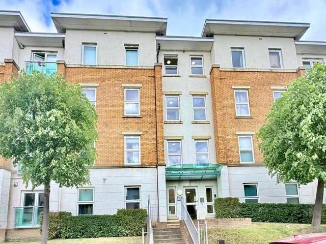 House for rent in Pachesham Park, Surrey
