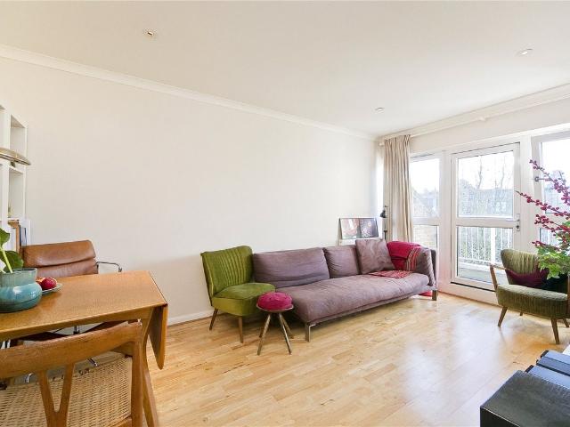 Apartment for rent in Highbury, Greater London