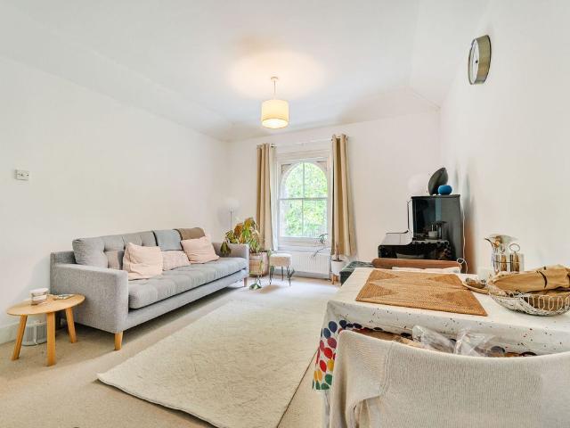 Apartment for rent in Highbury, Greater London