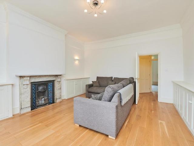 Apartment for rent in Highbury, Greater London