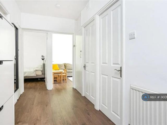 Apartment for rent in Highbury, Greater London
