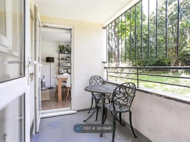 Apartment for rent in Highbury, Greater London