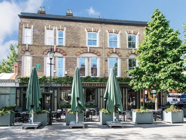 Apartment for rent in Highbury, Greater London