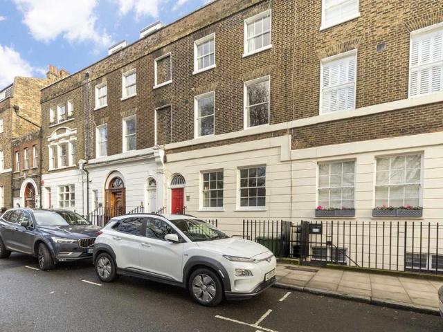 Apartment for rent in Highbury, Greater London
