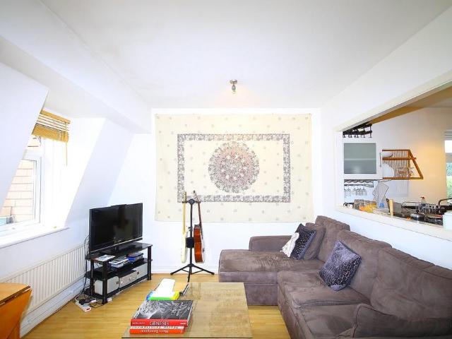 Apartment for rent in Highbury, Greater London