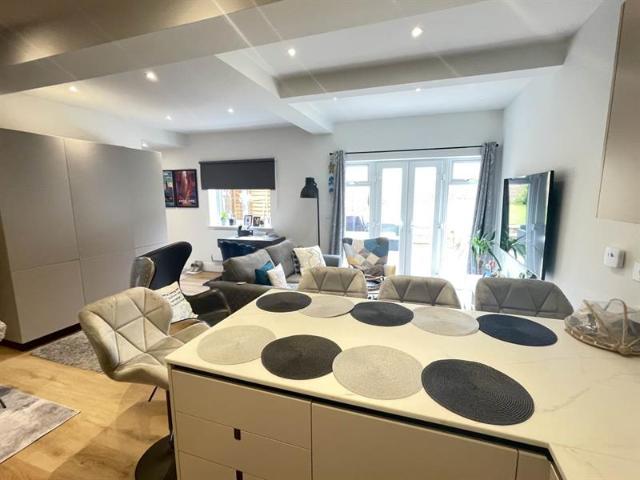 Apartment for rent in Sunninghill and Ascot, Sunninghill