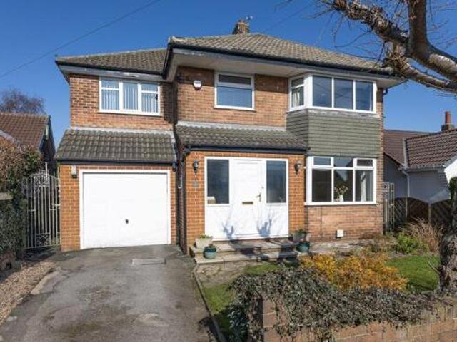 House for sale in Hanging Heaton, Dewsbury