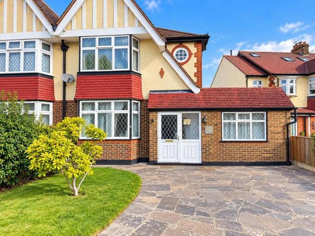 House for rent in Royal Borough of Kingston upon Thames, Greater London
