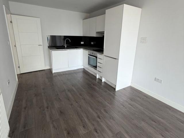 Apartment for rent in London Borough of Croydon, Purley